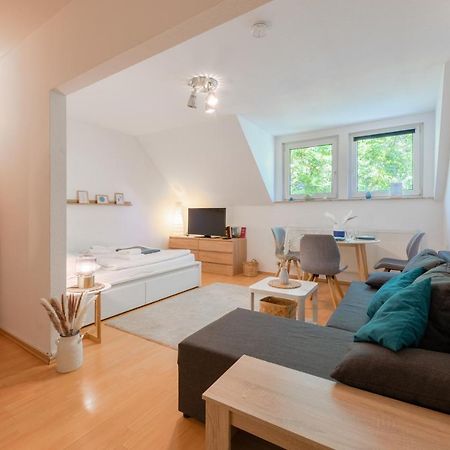 Stay Awesome - Schonfeld Apartment, Netflix Und Kostenloses Parken Kassel Exterior foto